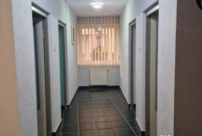 Apartament cu 4 camere decomandat în Traian - 6