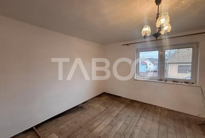 Casa individuala de vanzare cu 3 camere 1020 mp teren in Hamba - 2