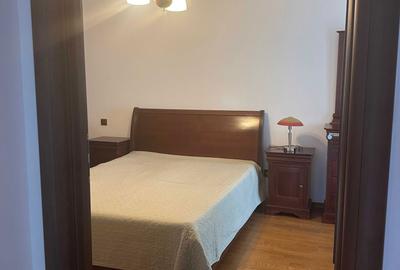Apartament cu 3 camere semidecomandat în Timișu de Jos - 1