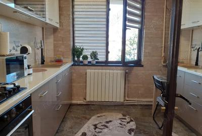 Vanzare Apartament 2 cam. cf.1 semid.,etajul 4, mobilat si utilat nou in zona Hipodrom - Bariera - 11