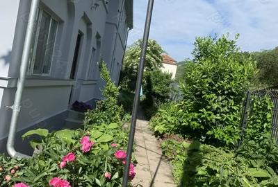 Casă cu 6 camere în Pucioasa - 5