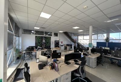 Caransebes  - Spatiu comercial - pretabil birouri/showroom - 10 locuri parca - 13