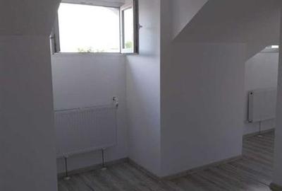 Vanzare apartament 2 camere, bloc mic, Polona Vanzare apartament 2 camere, bloc mic, Polona - 4