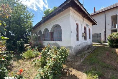 Casă cu 3 camere cu Teren 1110 Mp în Central - 2