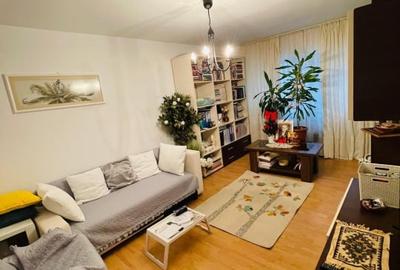Apartament cu 3 camere decomandat în Central - 1