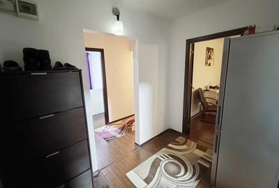 Apartament cu 3 camere decomandat în Găvana
