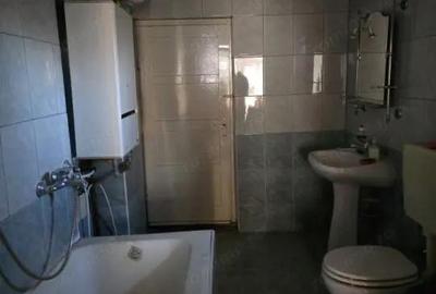 Casă cu Canalizare în Fratelia