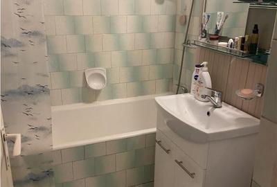 Apartament 3 camere , zona Scoala 10- Sala Polivalenta, et 4 - 12