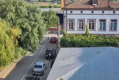 Apartament cu 3 camere semidecomandat în Central - 3