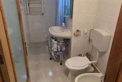Apartament cu 3 camere decomandat în Micro 6 - 3