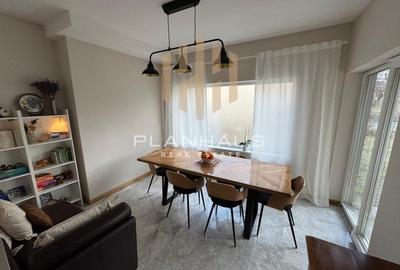 Casă cu 4 camere cu Garaj în Central - 2
