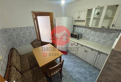 Apartament cu 2 camere decomandat în E3 - 6