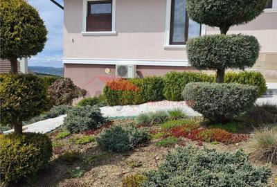 Casă cu 4 camere decomandat cu Teren 2000 Mp în Central - 2