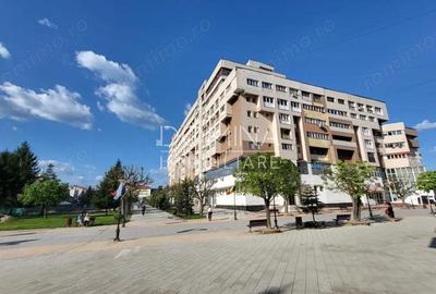 Vanzare apartament cu 3 camere, ULTRACENTRAL, 99 mp, strada Victoriei pietonal - 2