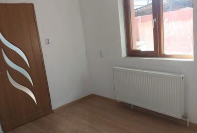 Casă cu 3 camere în Central - 1