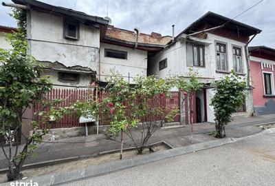 Casă cu 6 camere cu Teren 150 Mp în Grivița - 3
