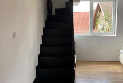 Apartament cu 3 camere decomandat în 7 Noiembrie - 2