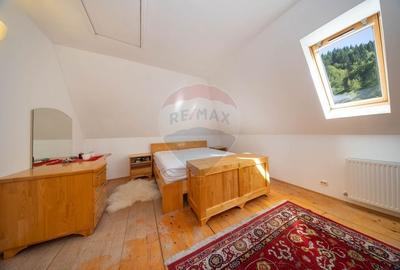 Casă individuală cu 8 camere cu Canalizare în Moieciu - 32