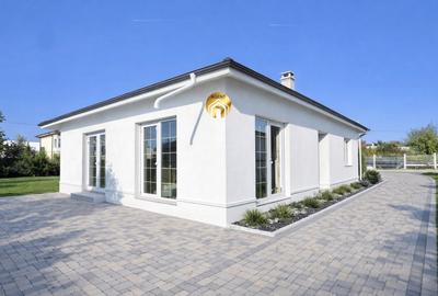 Casă individuală cu 4 camere cu Canalizare în Otopeni