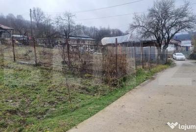 Teren în Vâlcănești - 2