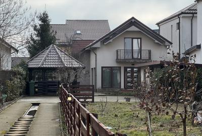 Casă individuală cu 6 camere cu Canalizare în Central - 1