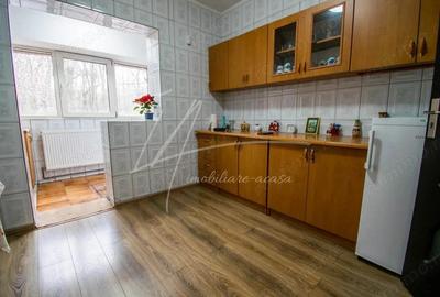 Stefanestii de Jos, 3 camere 70 mp,2 bai,centrala proprie,etaj 1/2,Comision 0% - 3