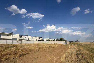 Teren de 735 mp, în Central