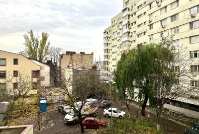 Garsoniera Banu Manta cu vedere pe spate - 11