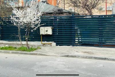 Vand sau schimb iinchiriez teren casa la curte in zona colentina curte 180 mp Sandu Enache - - 1