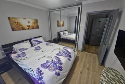 Apartament cu 2 camere decomandat în CET - 7