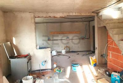 Casă cu 5 camere cu Teren 1480 Mp în Biharia - 14