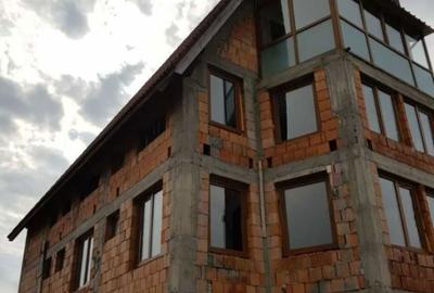 Casă cu 4 camere în Novaci - 2