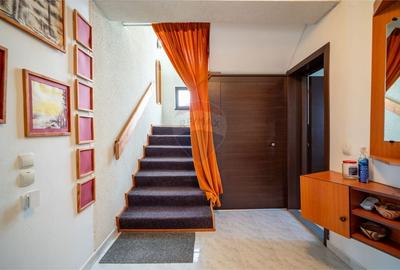 Casă individuală cu 5 camere cu Teren 680 Mp în Central - 9