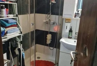 Apartament cu 4 camere decomandat în Girocului