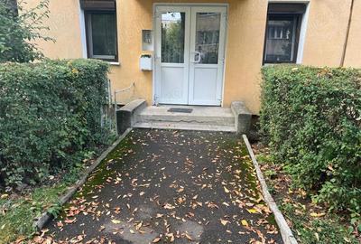 Privat, vand apartament 3 camere, str. Neptun, et. 2 4 Privat, vand apartament 3 camere, str. Neptun, et. 2 4 - 9