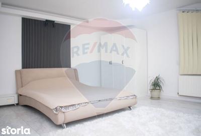 Casă cu 5 camere cu Teren 988 Mp în Bărcănești - 1