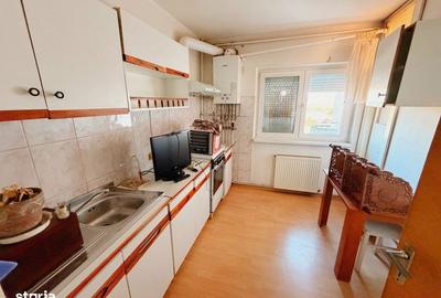 Apartament cu 3 camere decomandat în Terezian - 1