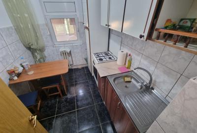 Apartament cu 2 camere decomandat, mobilat în Podul de Fier