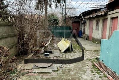 Casa +Curte  Pozitie Excelenta Timpuri Noi