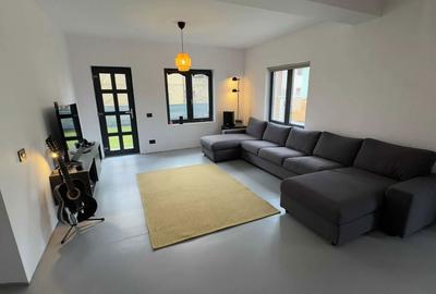 Casă cu 3 camere cu Teren 300 Mp în Berceni - 1