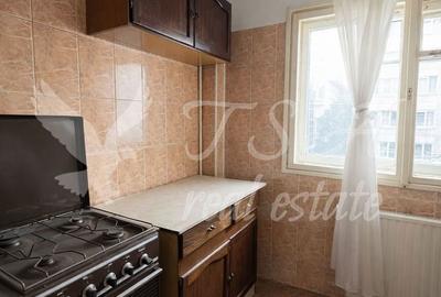 Apartament cu 3 camere decomandat în Rahova - 1