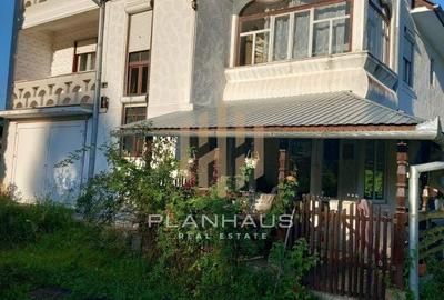 Casă cu 6 camere cu Teren 4546 Mp în Central - 10