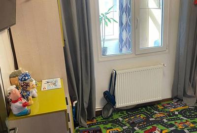 Apartament cu 4 camere decomandat, mobilat în CET - 4