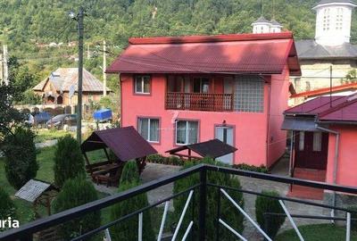 Casă cu 4 camere cu Teren 3750 Mp în Siriu - 3