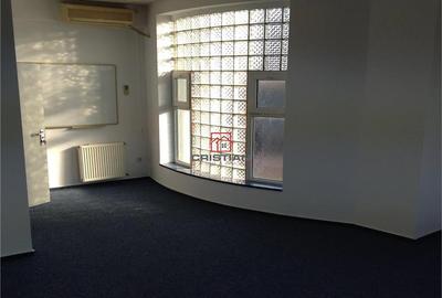 Spațiu comercial, de 660 mp, în Moșilor - 3