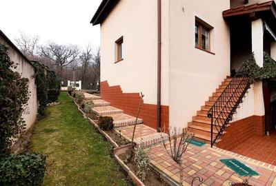 Vila formata din 4 apartamente in Cordau, zona President. - 7
