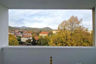 Apartament cu 3 camere decomandat în Săsar - 4