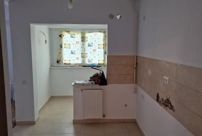 De Vanzare Apartament 2 camere decomandat Zamca cu loc de parcare - 3