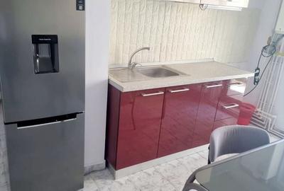 Apartament cu 3 camere decomandat, mobilat în Gării