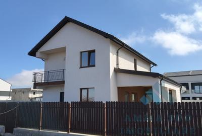 Casă individuală cu 5 camere cu Teren 492 Mp în Sud